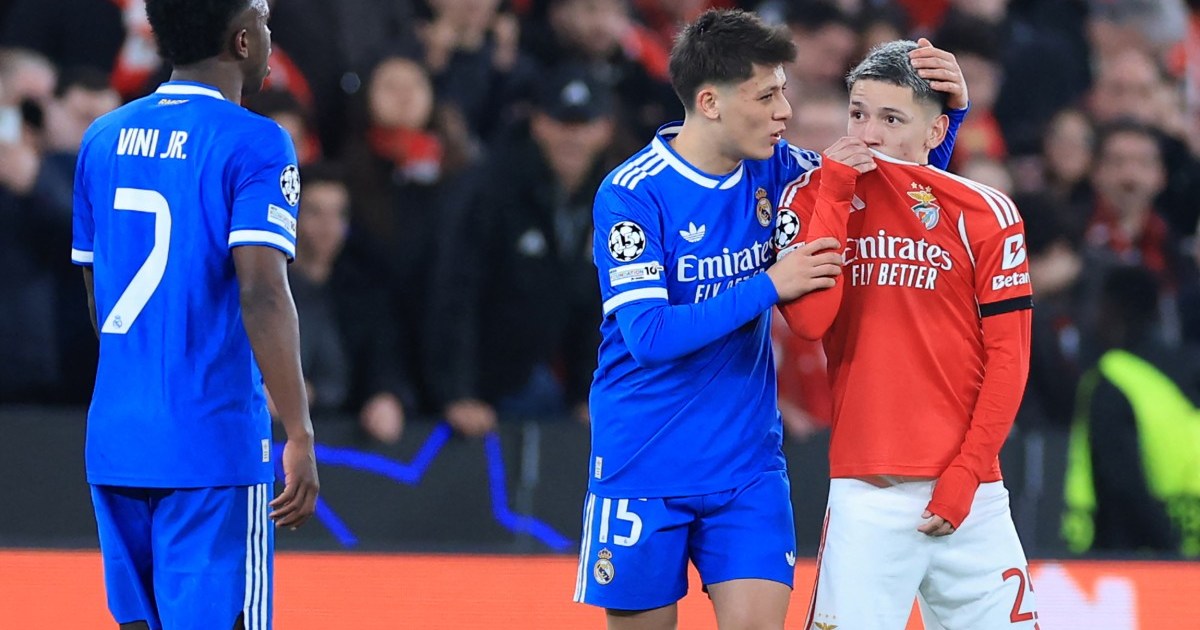 Kartu merah bagi pemain yang menutup mulut pertandingan Piala Dunia