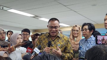 Menteri LH Jumhur Hidayat Target 2028 Masalah Pengelolaan Sampah Selesai