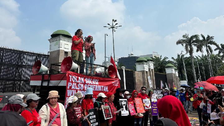 Aliansi Gerakan Buruh Bersama Rakyat Gelar May Day di DPR