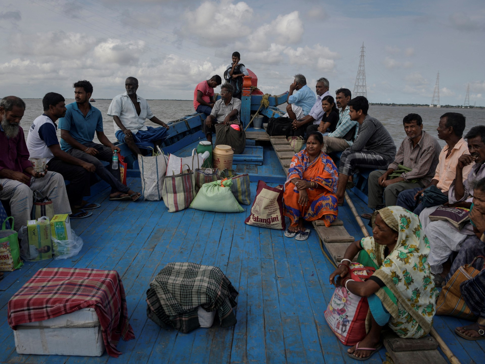 Mengapa India menggunakan buaya dan ular untuk 'memagari' perbatasan Bangladesh?