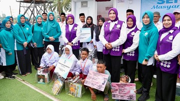 TP PKK Salurkan Bantuan Sosial & Gelar Senam Sehat di Huntara Aceh Utara