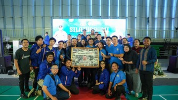 Korlantas Polri dan Media Perkuat Silaturahmi Lewat Bulutangkis