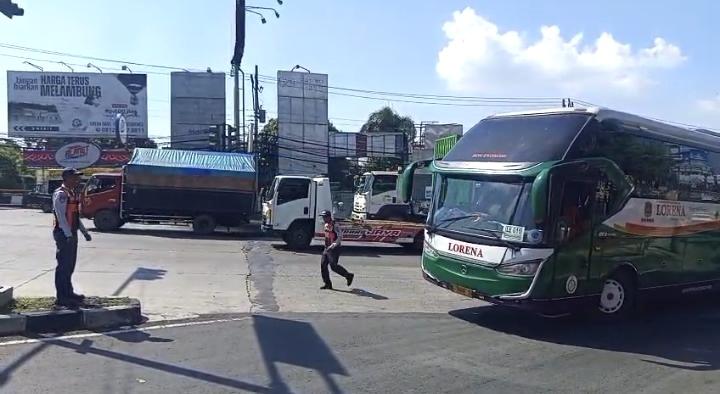 Bus AKAP Masih Putar Balik di Jalan Prof. Hamka, Dishub kota Semarang Gencarkan Sosialisasi