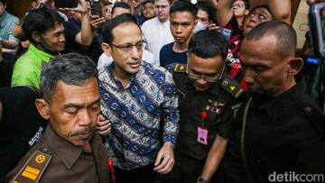 Kejagung Pasang Gelang Detektor ke Nadiem yang Jadi Tahanan Rumah