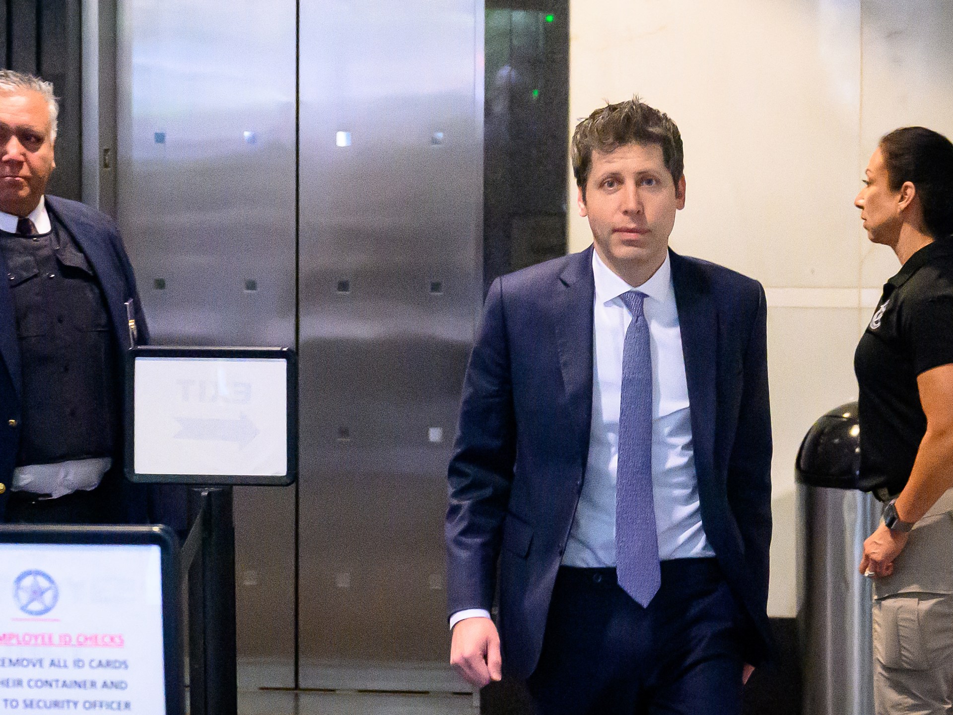 Sam Altman mengatakan Elon Musk menginginkan 90 persen OpenAI dalam uji coba berisiko tinggi