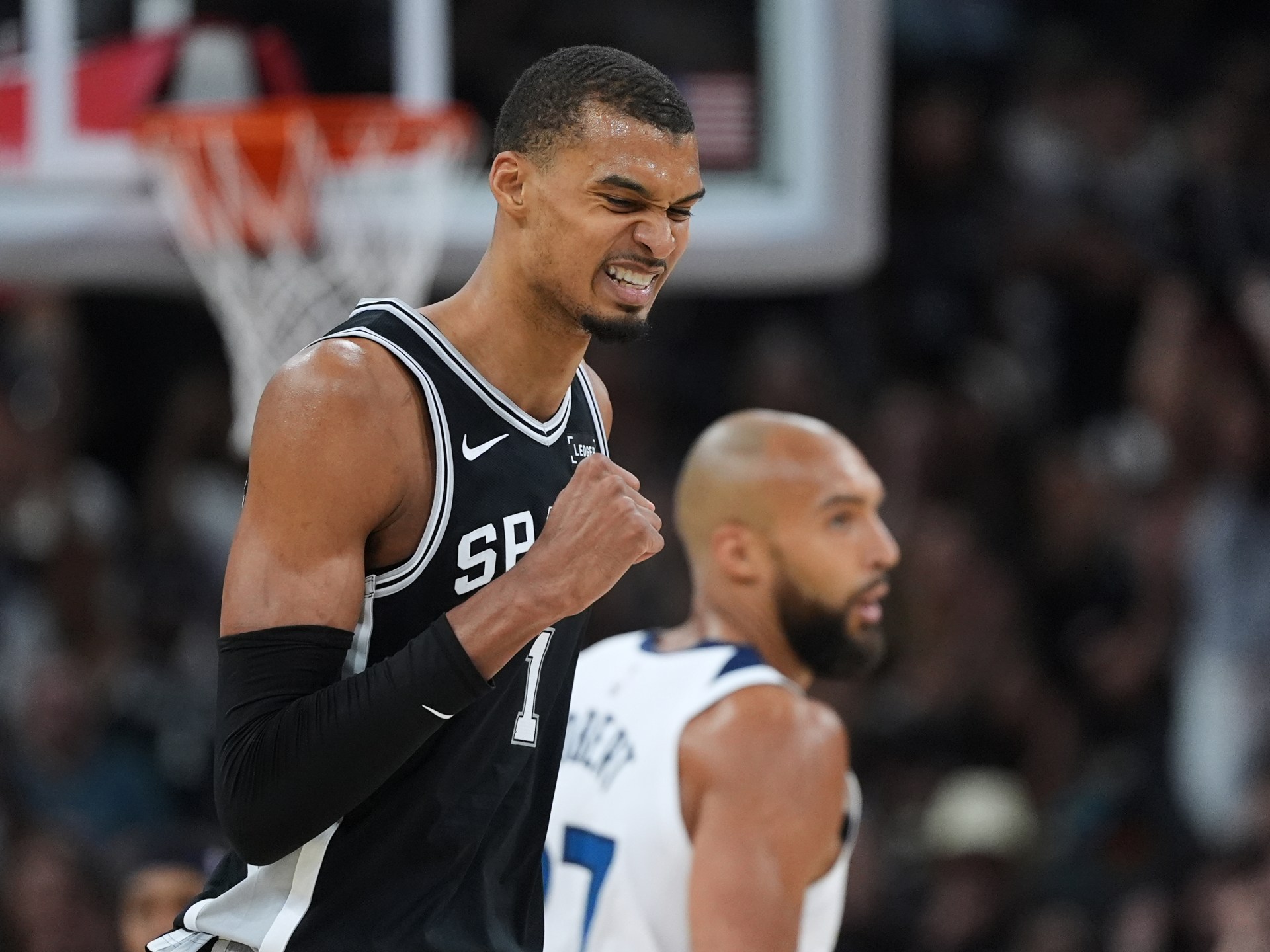 playoff-nba:-wembanyama-kembali-untuk-membantu-spurs-memimpin-seri-atas-wolves