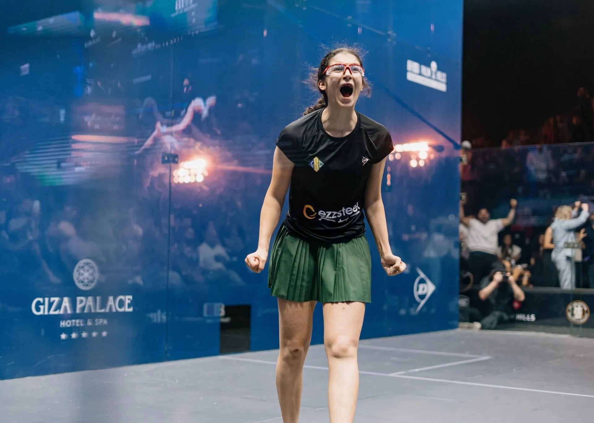 'Speechless': Remaja Mesir Orfi adalah juara dunia wanita termuda di squash