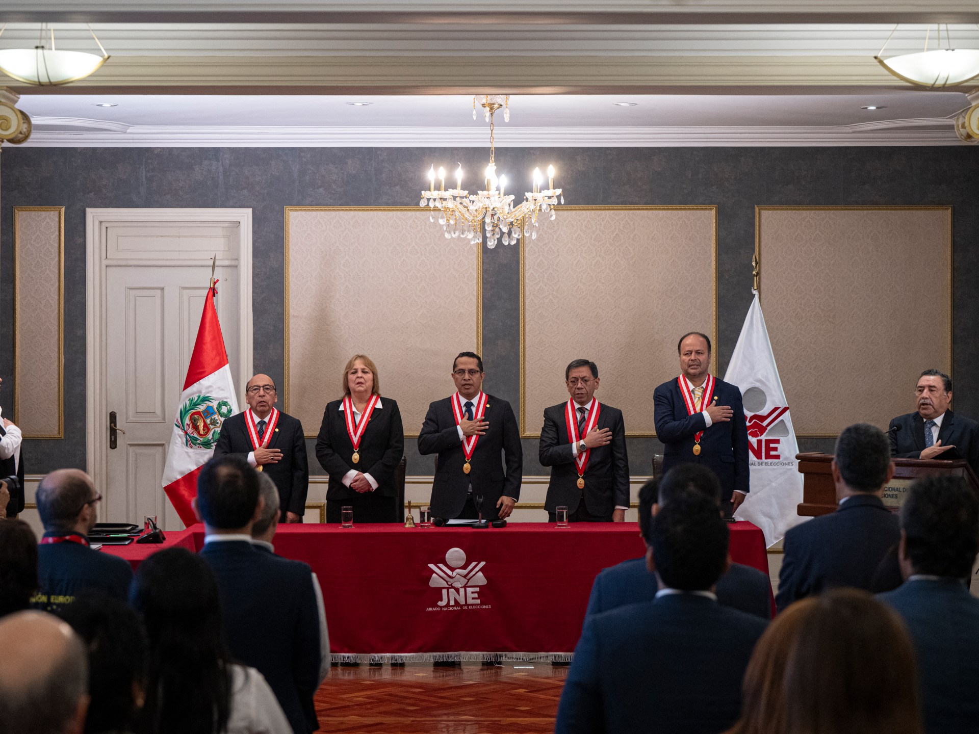 Pihak Peru memastikan Fujimori dan Sanchez maju ke putaran kedua