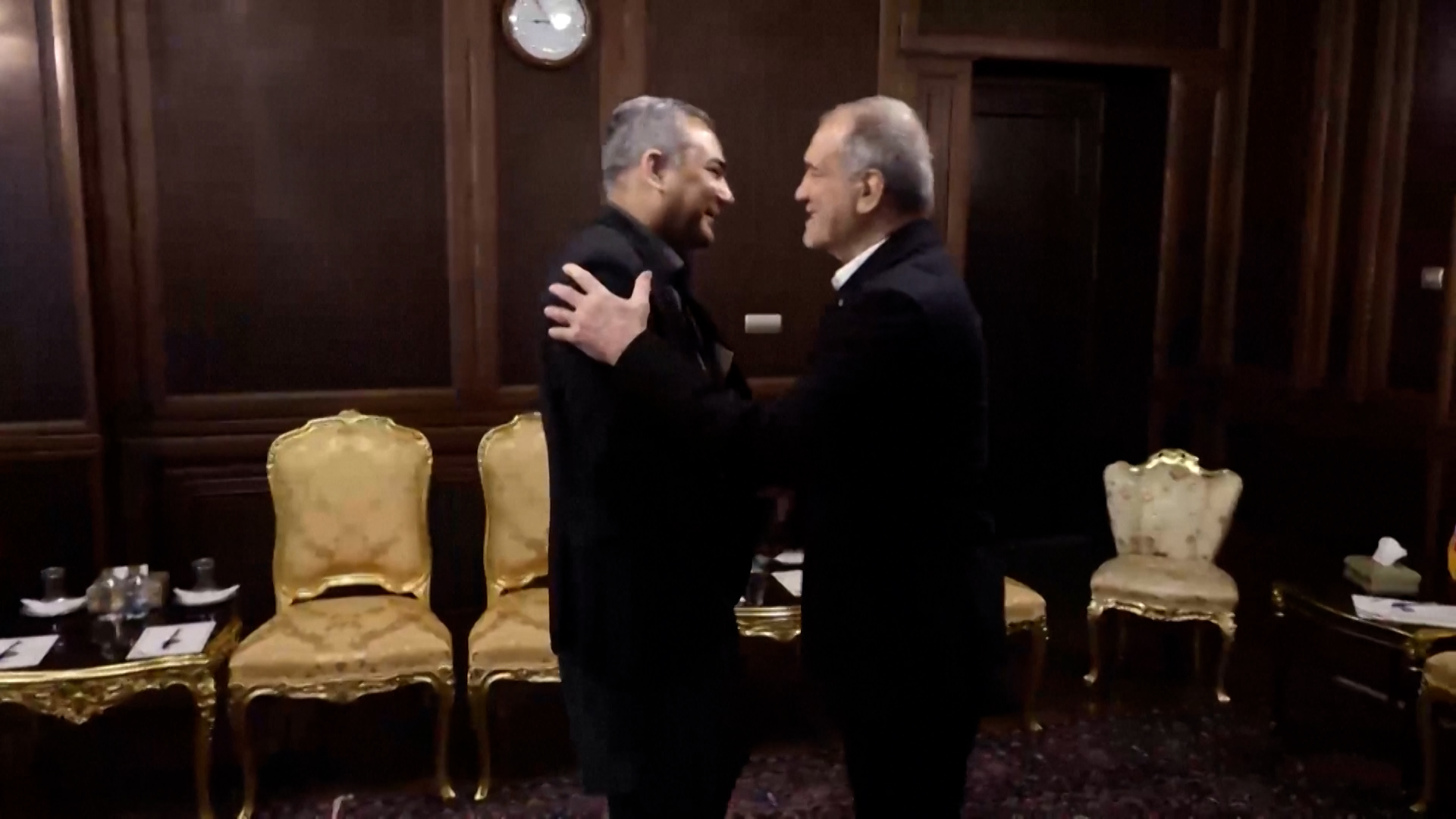 Menteri Dalam Negeri Pakistan mengadakan pembicaraan dengan Presiden Iran di Teheran
