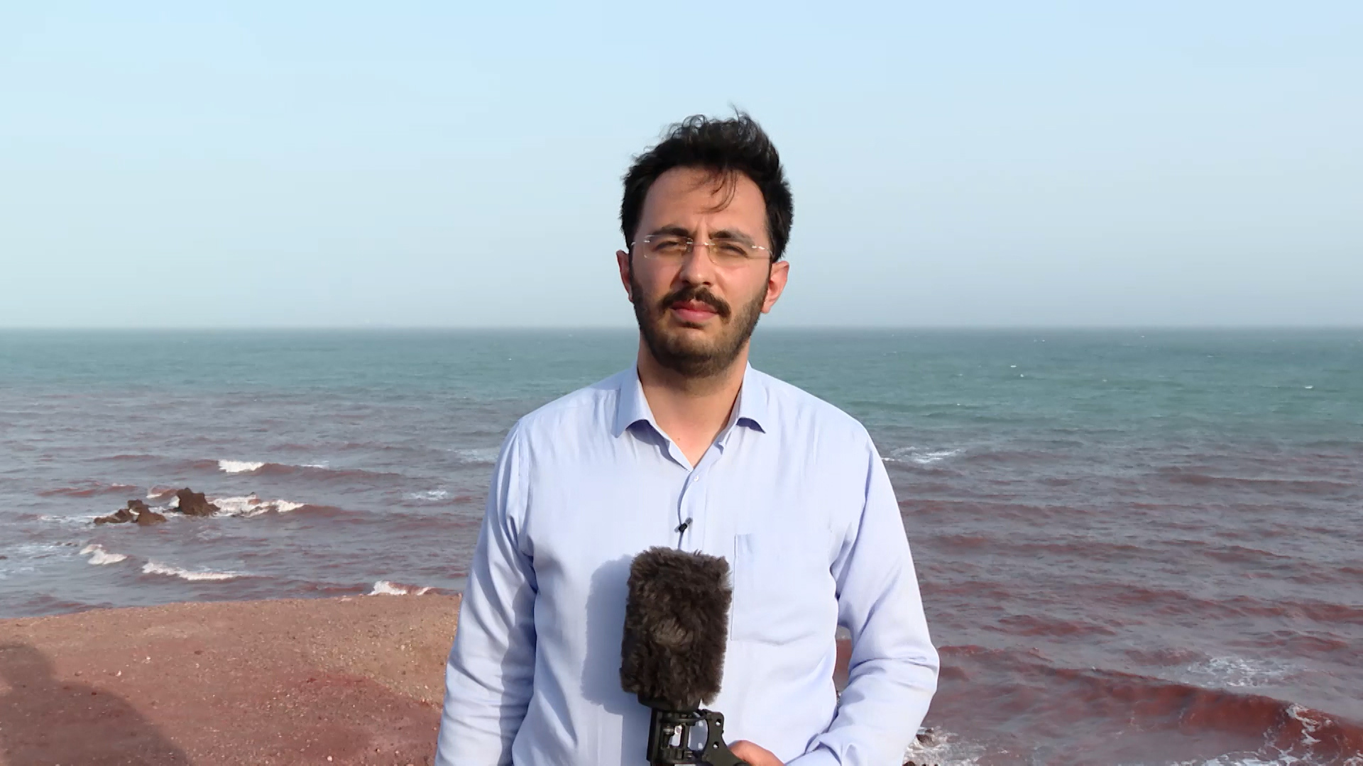 Al Jazeera melaporkan dari Pulau Hormuz ketika Iran mengatakan mereka menguasai selat tersebut