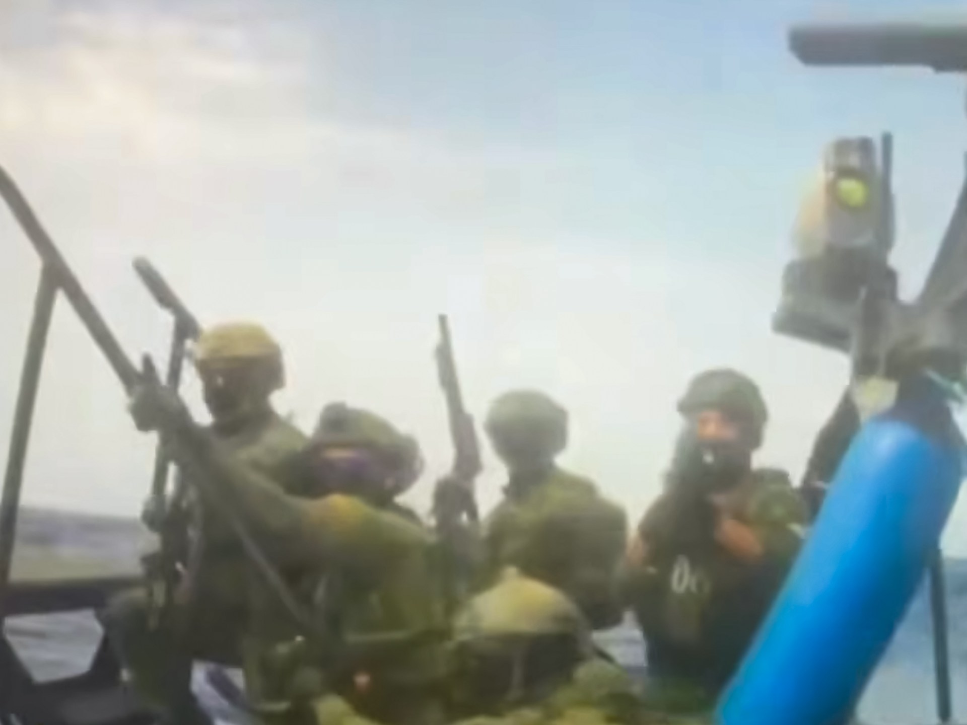 pasukan-israel-memberikan-armada-bantuan-menuju-gaza-di-lepas-pantai-gratis