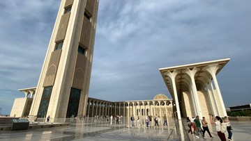 'Menembus Langit' Aljir dari Masjid Terbesar di Dataran Afrika