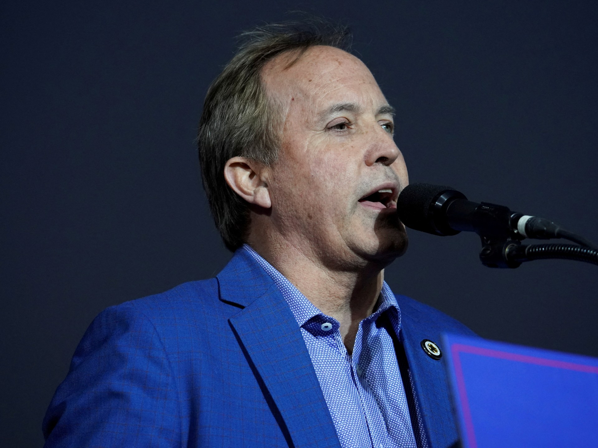 Trump mendukung Ken Paxton dalam pemilihan penting Senat Partai Republik di Texas