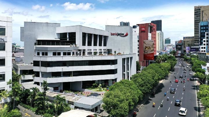 Jajaran Direksi Bank Jatim Borong Saham, Berkomitmen Terhadap Pertumbuhan Berkelanjutan