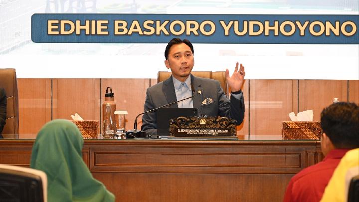anggota-dpr-edhie-baskoro-dorong-mahasiswa-jadi-motor-kemajuan-bangsa