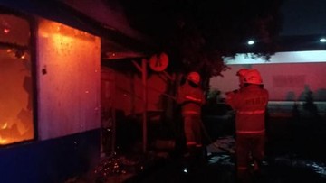 Pos Jaga Satpas SIM Daan Mogot Kebakaran