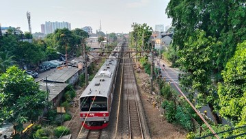 Lokomotif Gangguan di Stasiun Senen, Perjalanan KRL Cikarang Line Terganggu