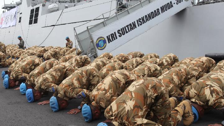 TNI Berangkatkan 744 Prajurit Kontingen Garuda ke Libanon