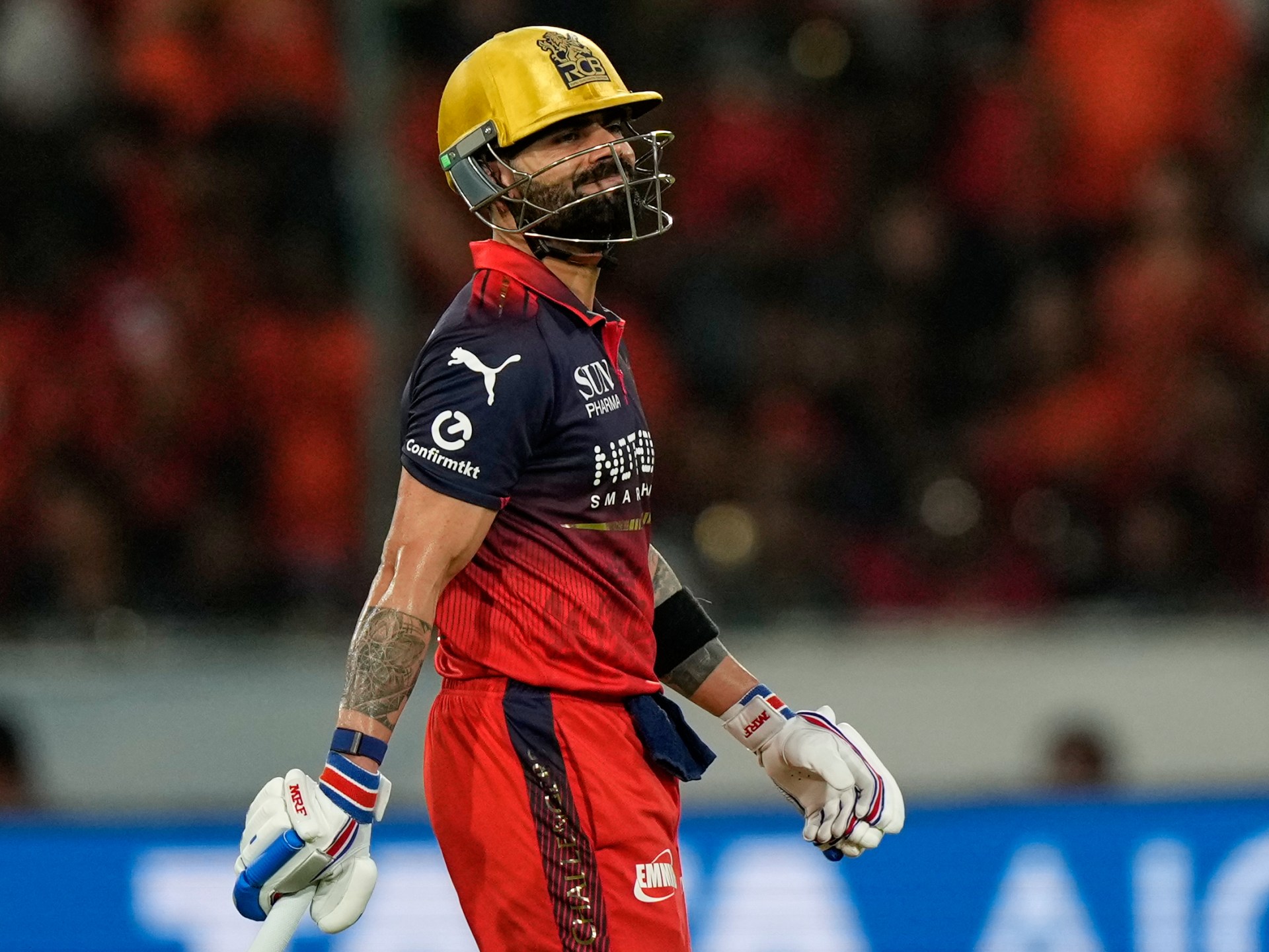 Kohli menolak jabatan tangan Head setelah bentrokan sengit di Liga Premier India