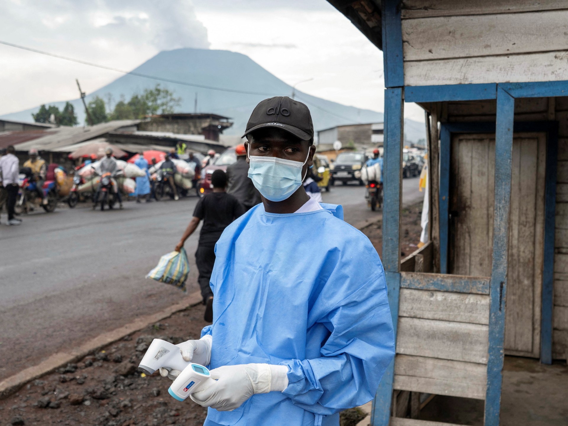 Kekerasan dan kepadatan penduduk menghambat respons terhadap Ebola di Kongo