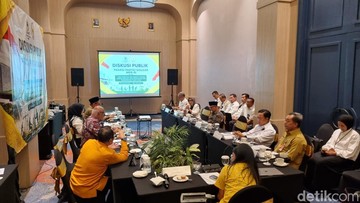 Kemendikdasmen Ungkap Sebab Guru Honorer Menumpuk: Rekrutmen ASN Minim