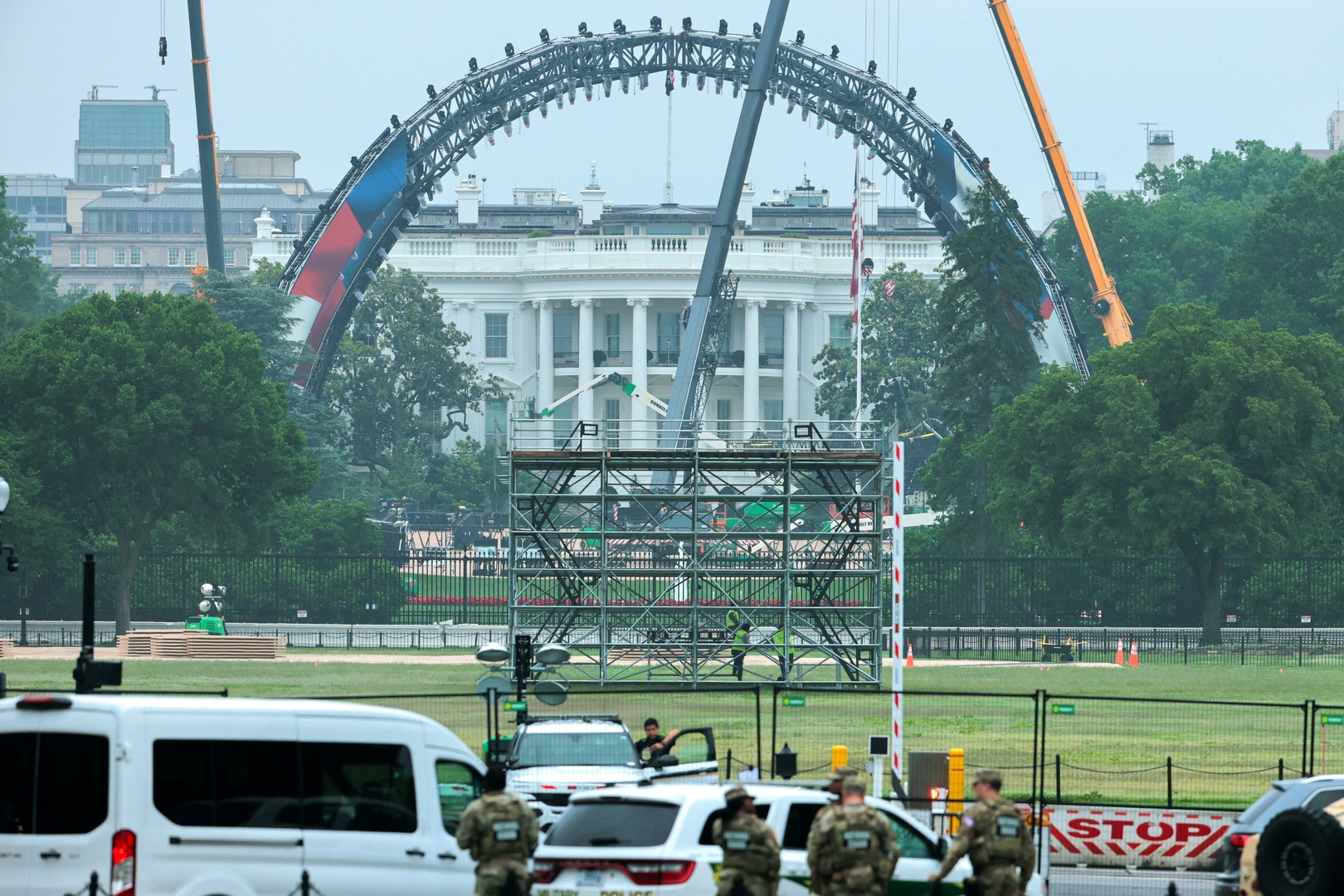 Gedung Putih mempersiapkan pertarungan UFC untuk ulang tahun Trump yang ke-80