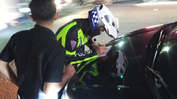 Mobil Mewah Berpelat Mirip 'RI' di Tangerang Sempat Dikira Menteri