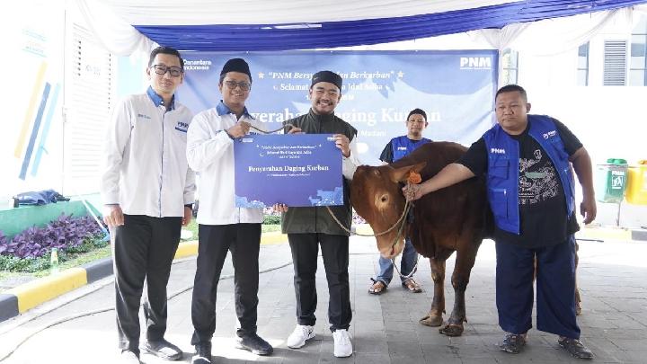 PNM Salurkan Hewan Kurban di 18 Cabang