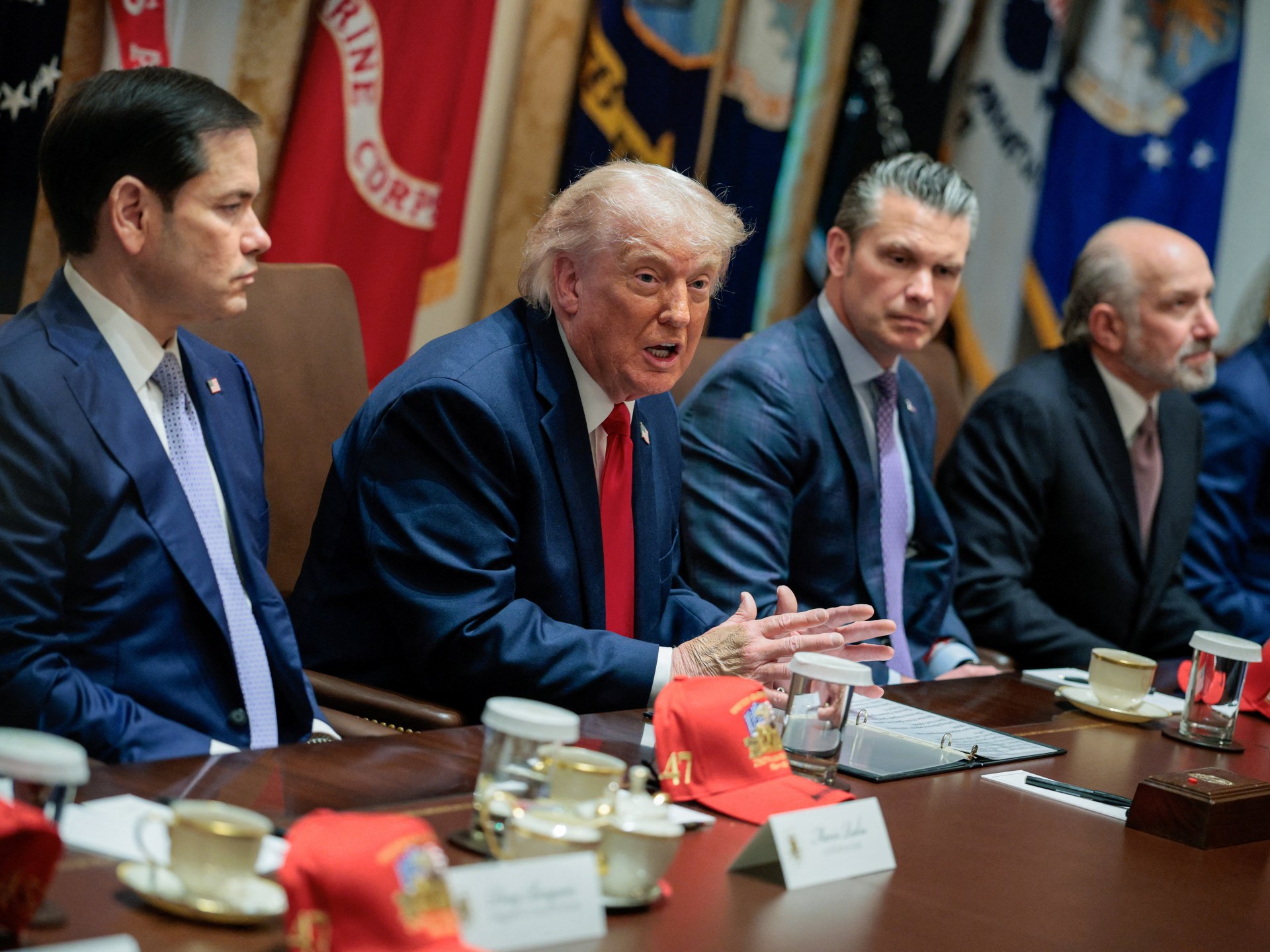 Trump mengatakan tidak ada yang akan mengendalikan Selat Hormuz