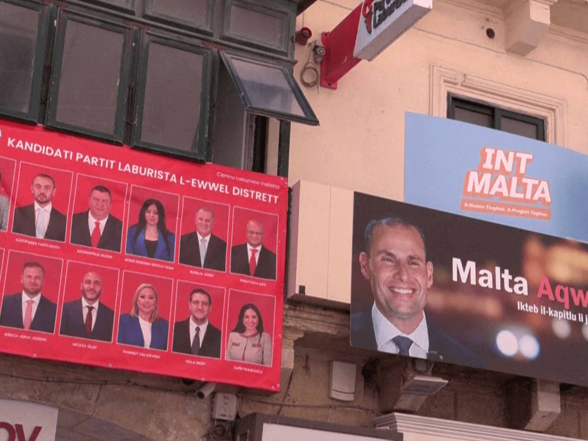 Para pemilih di Malta pergi ke tempat pemungutan suara untuk pemilu dini