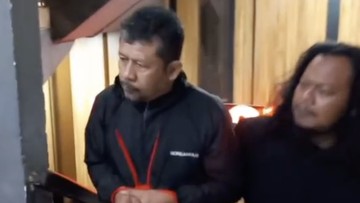 Ulah Sopir Taksi Ngamuk Rusak Mobil di Tol Berujung Diciduk