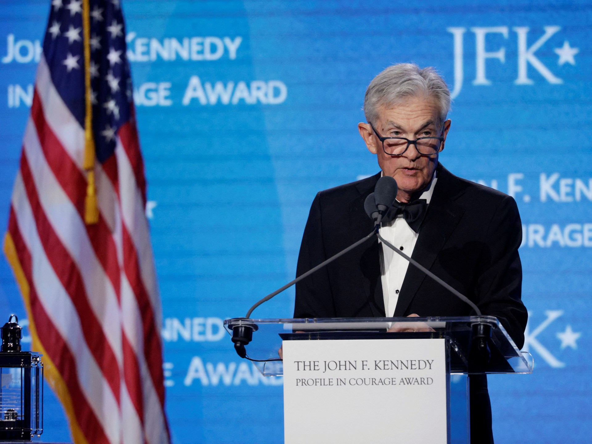 Mantan Ketua Fed AS Powell diperingatkan terhadap politisasi di tengah serangan Trump