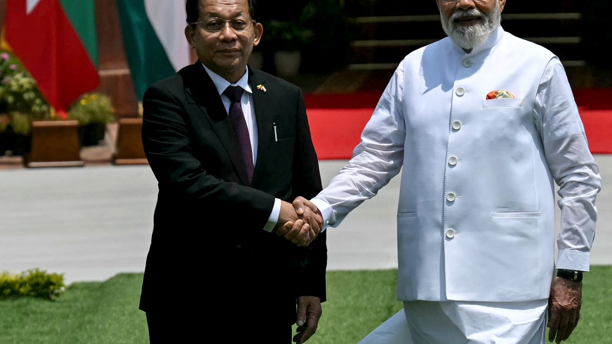 PM India Modi bertemu dengan pemimpin pemerintah militer Myanmar di New Delhi