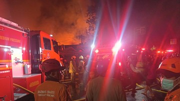 Kebakaran Hebat di Kemayoran Jakpus, 3 Warga Terluka