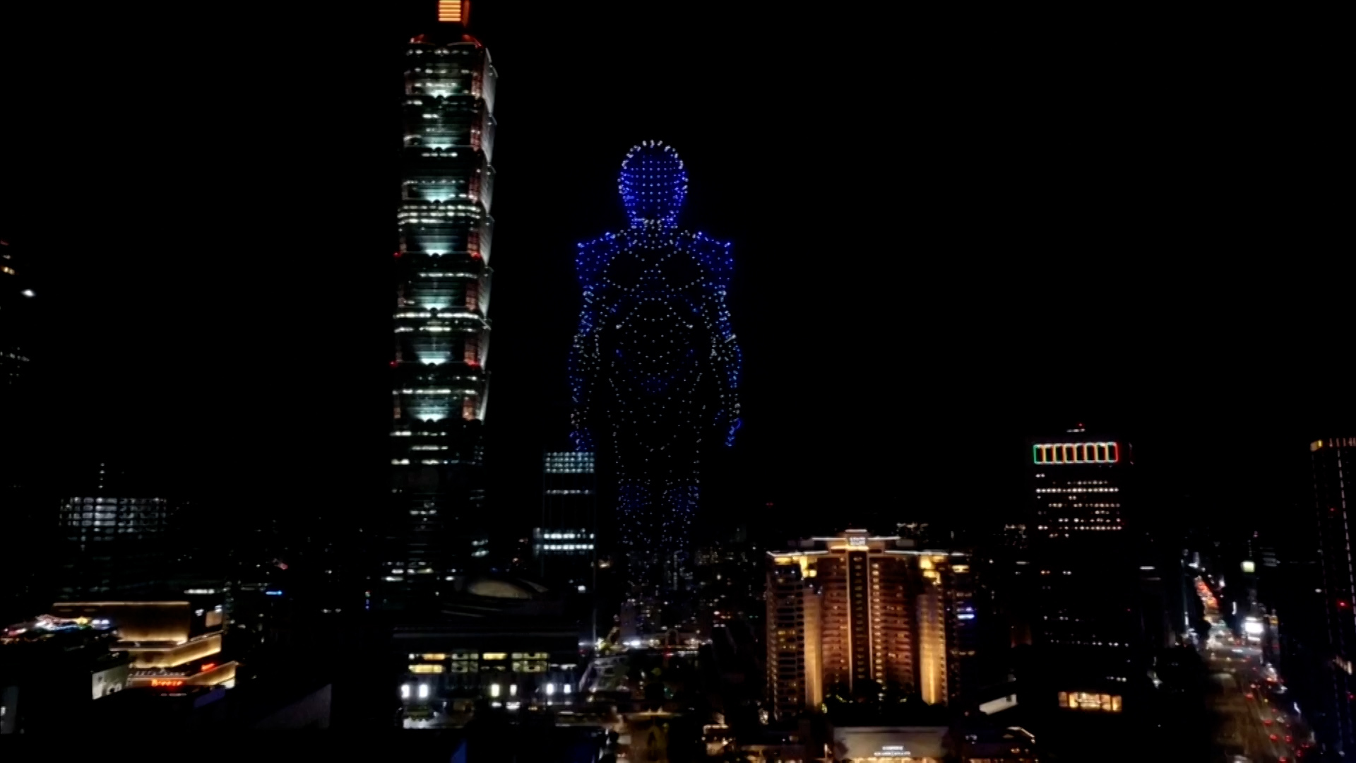 Drone mendarat di langit malam Taipei untuk pameran dagang Computex