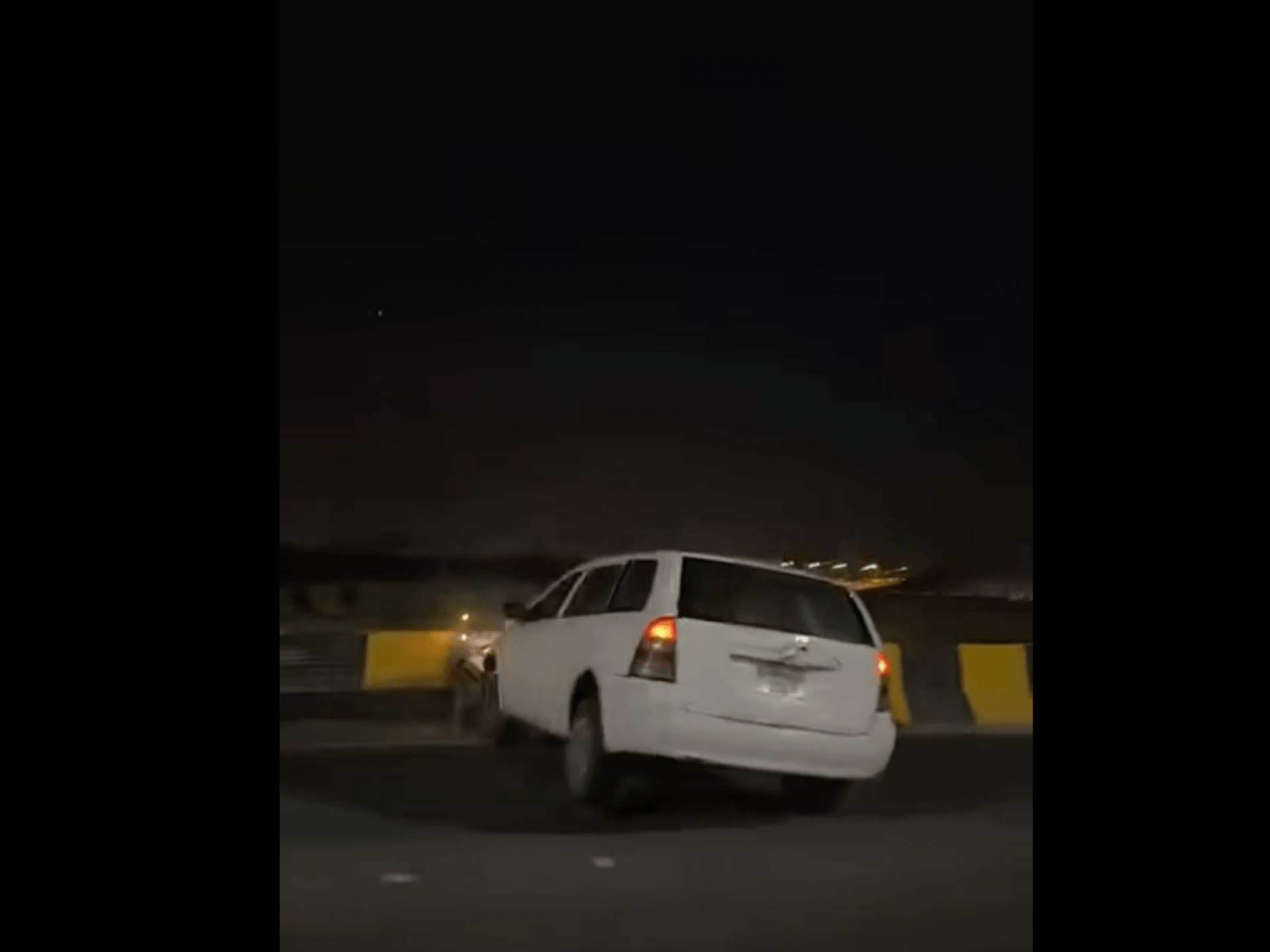 Kecelakaan di jalan raya Kuwait saat rudal Iran terbang di atasnya