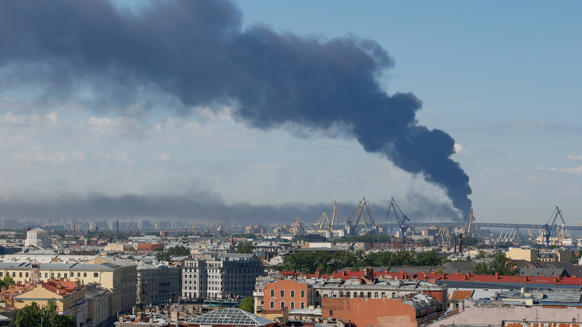 Ukraina menyerang St Petersburg saat Rusia menjadi tuan rumah 'Davos'