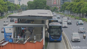 Halte TransJ Kebon Sirih-Bunsen Tak Beroperasi Saat Yellow Run Minggu Pagi