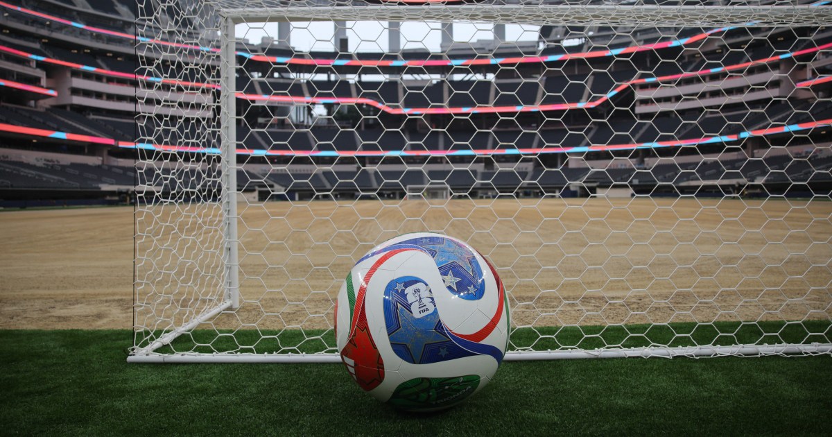 Dari bola yang dilengkapi sensor hingga robot anjing: Apa yang baru di Piala Dunia?