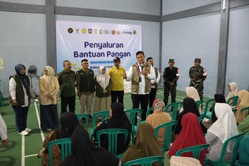 jaga-stabilitas-harga,-bulog-gelontorkan-beras-sphp-&-bantuan-pangan