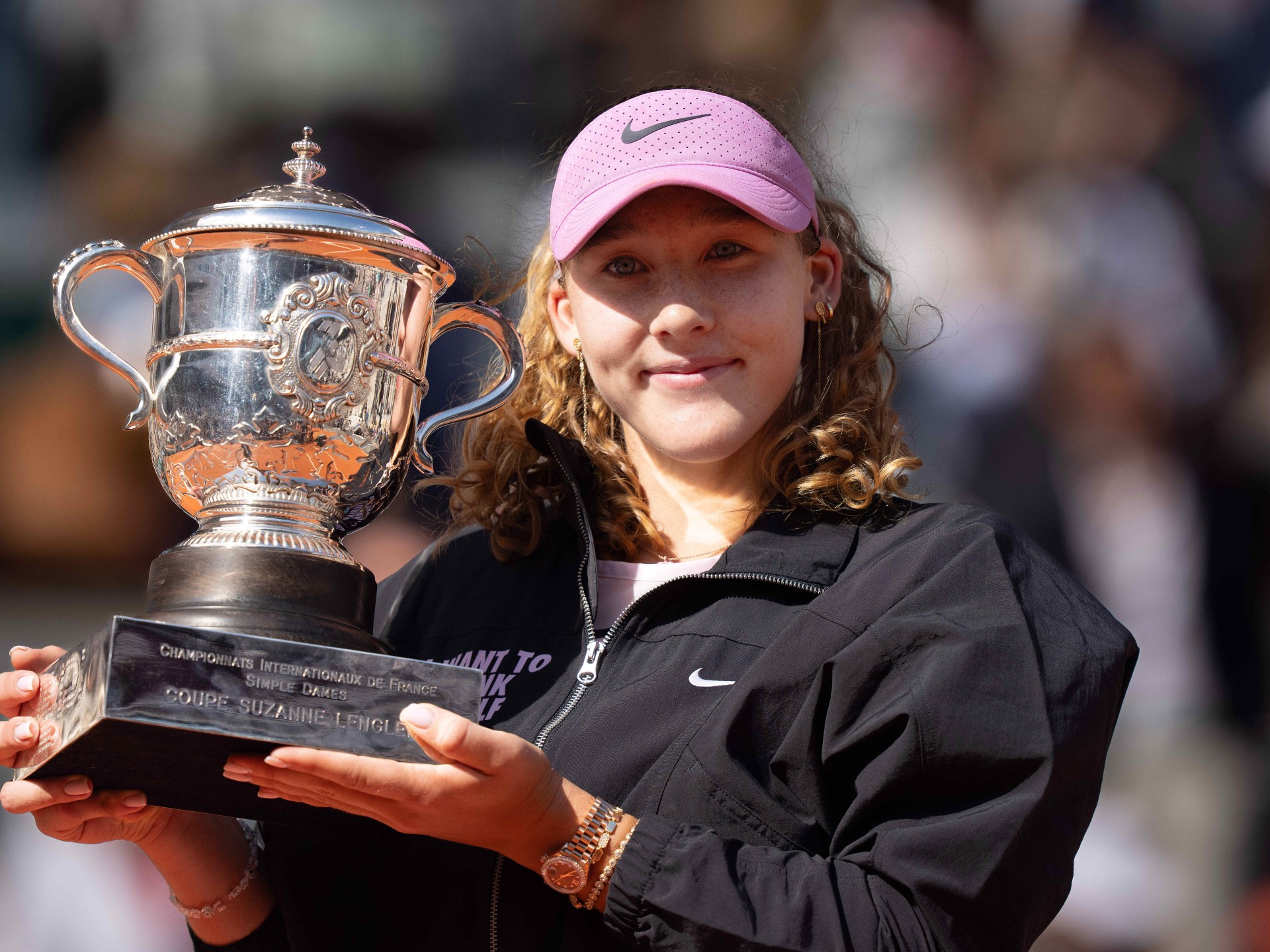Remaja Rusia Mirra Andreeva memenangkan Prancis Terbuka untuk merebut Grand Slam pertama