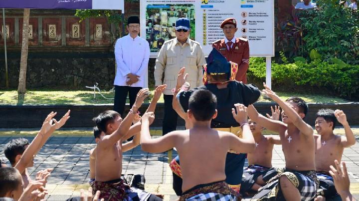 Pesan Prabowo ke Siswa Sekolah Rakyat: Jangan Jelekin Orang