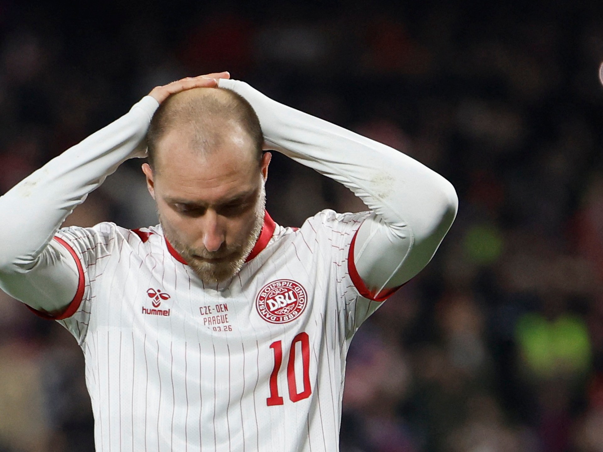 Christian Eriksen dari Denmark pingsan saat pertandingan melawan Ukraina