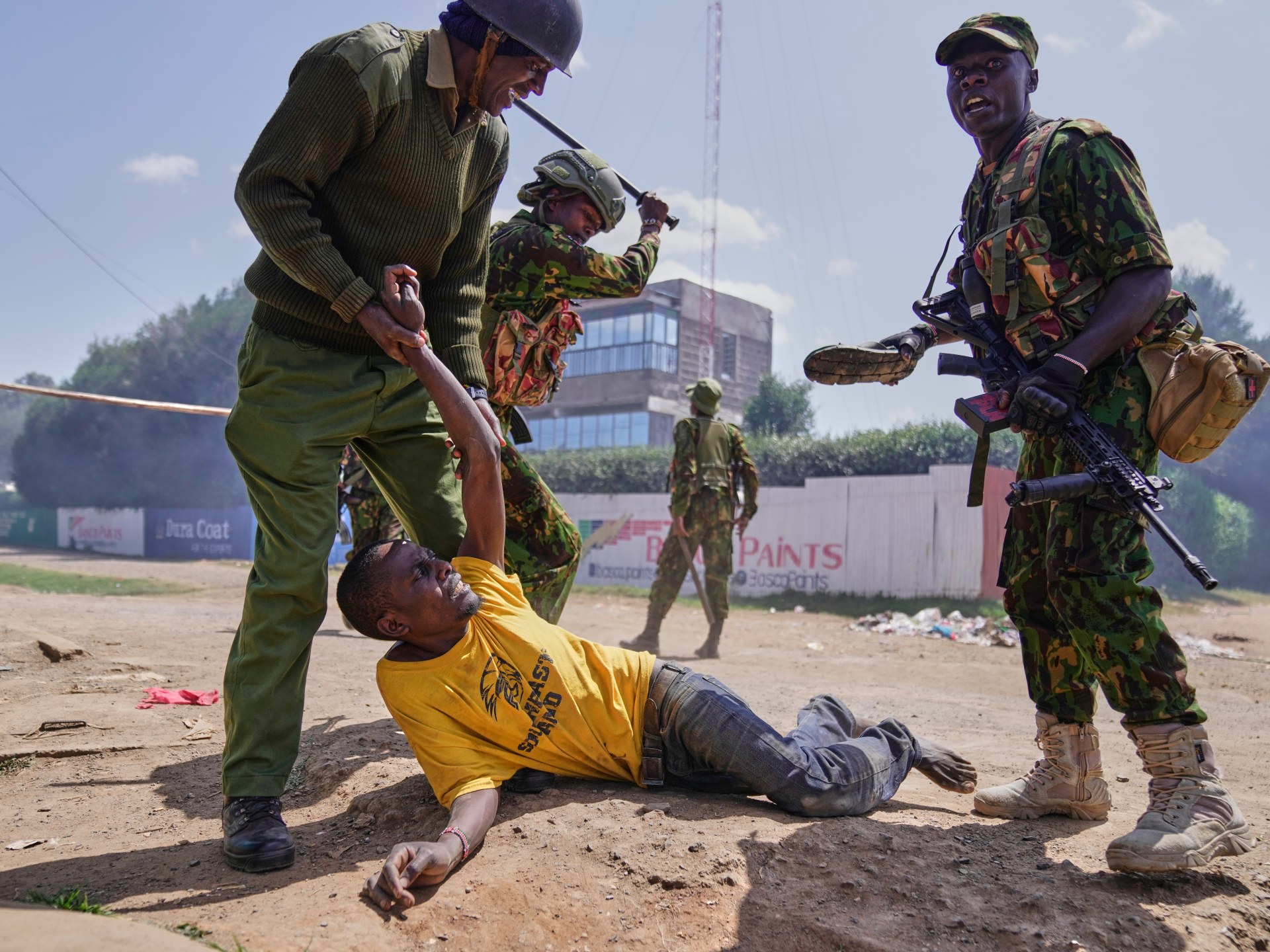Foto: Polisi Kenya menindak protes terhadap pusat Ebola di AS