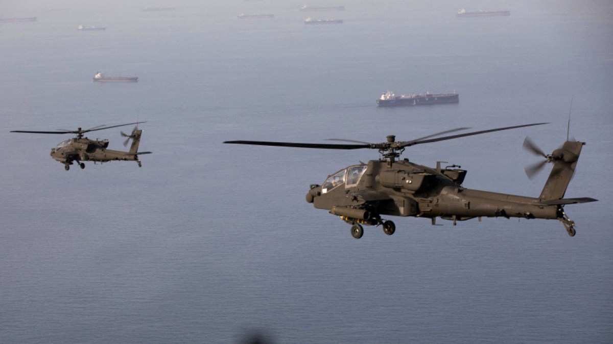 Trump mengatakan Iran akan menembak jatuh helikopter AS di Hormuz dan berjanji akan membalasnya