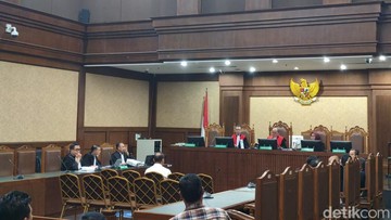 Buka-bukaan Pejabat Bea Cukai: Pakai Duit Kasus Suap, tapi Takut Ditangkap