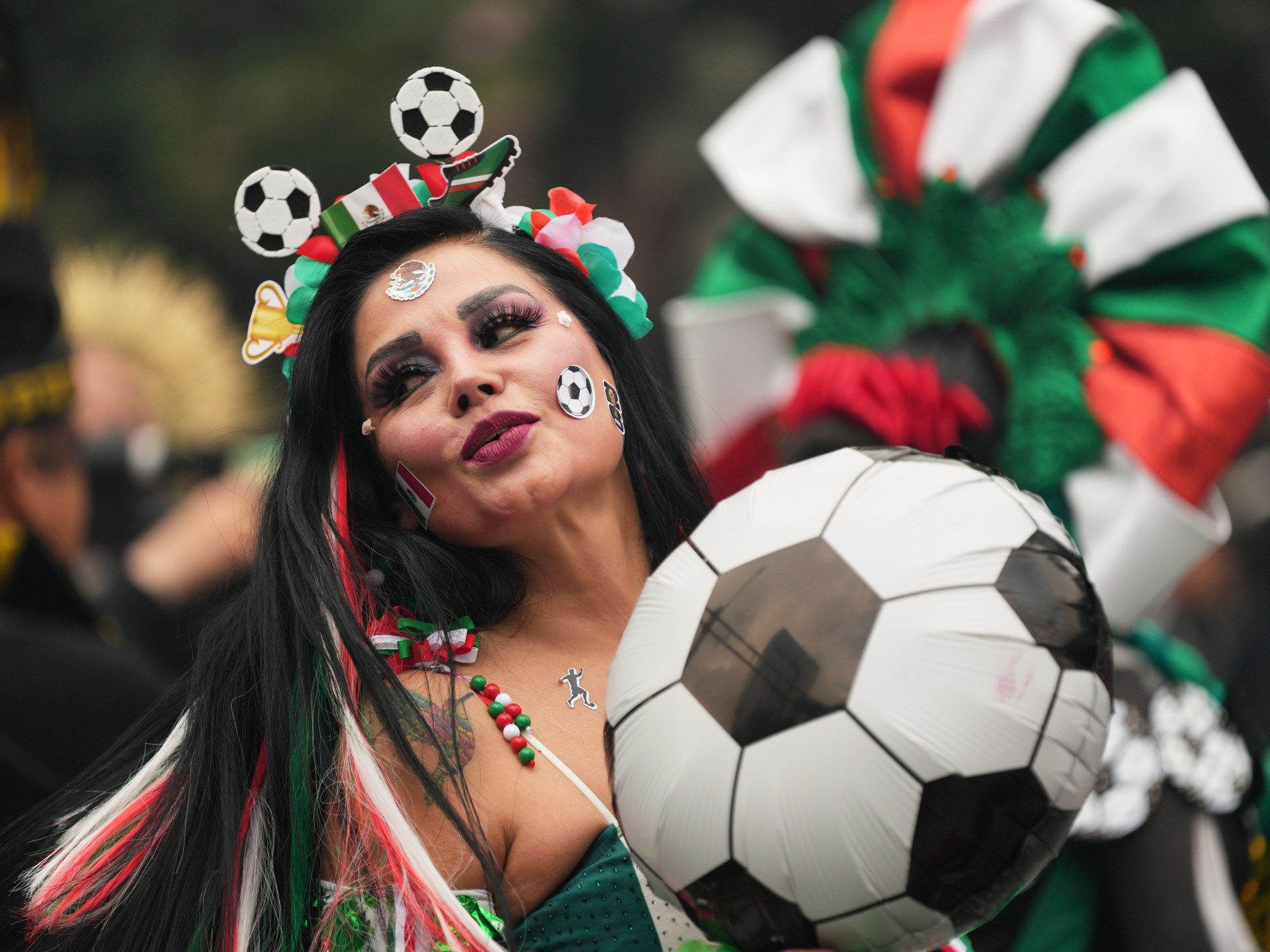 Piala Dunia Hari 1: Permainan, prediksi, cerita yang membentuk turnamen