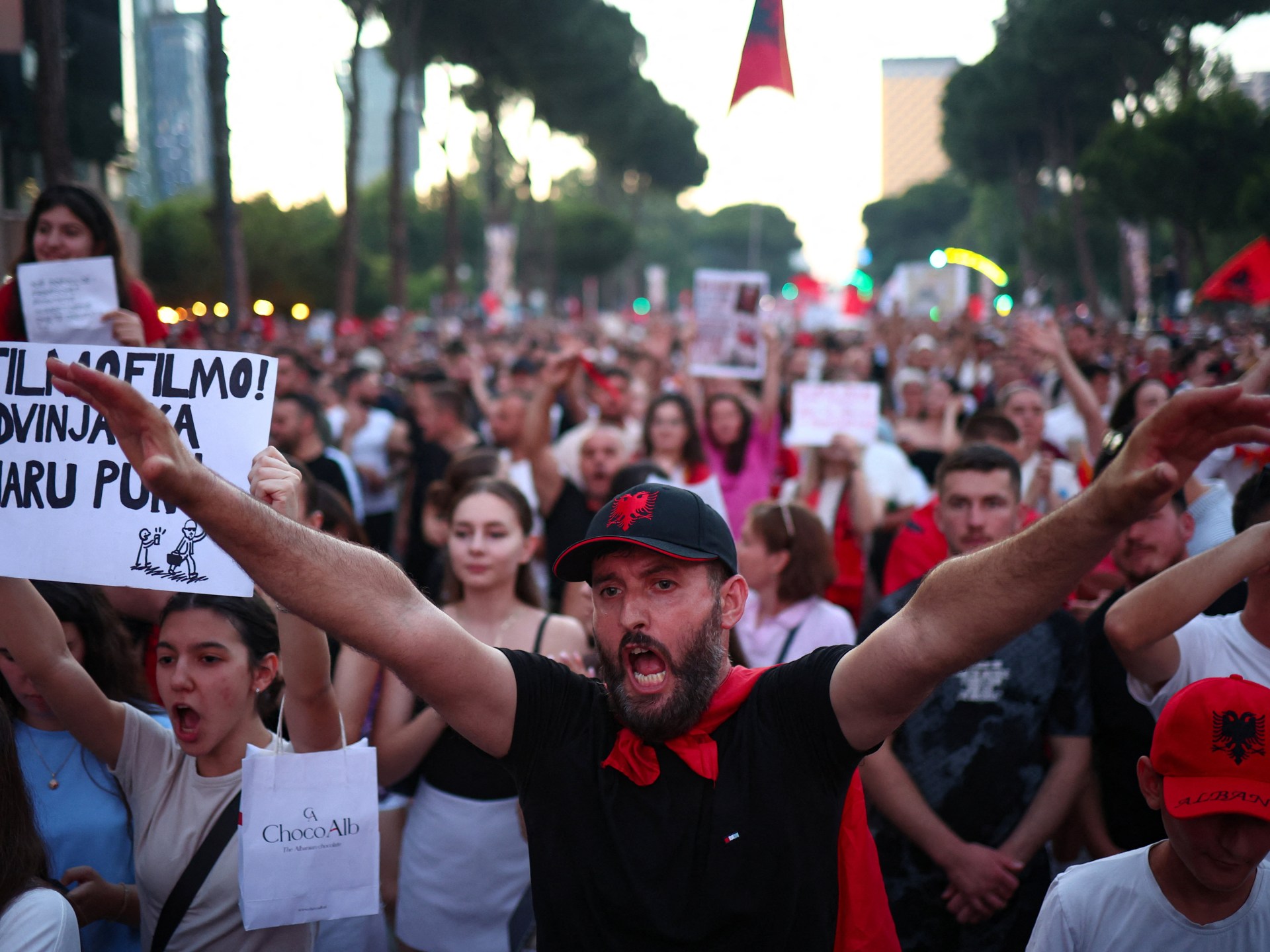 saya-melihat-resor-kushner-di-albania-dari-dekat-—-ini-adalah-bencana-lingkungan