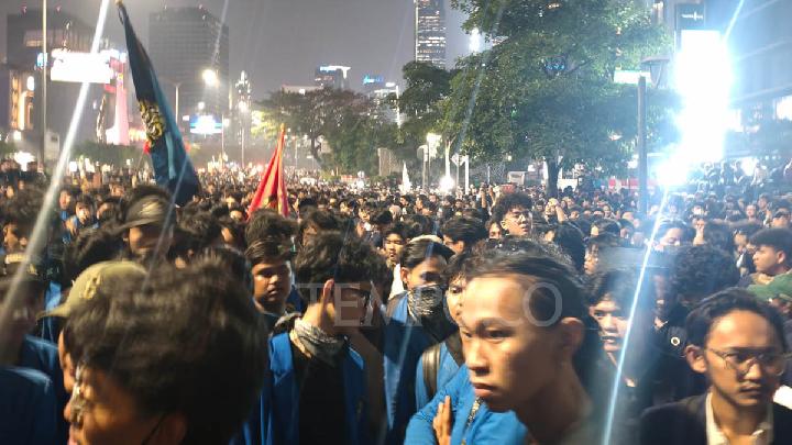Demonstran Menuju Indonesia Bangkrut Masih Bertahan