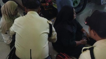 Penyebab Eskalator Pasar Tanah Abang Mendadak Ngerem Bikin Pengunjung Jatuh